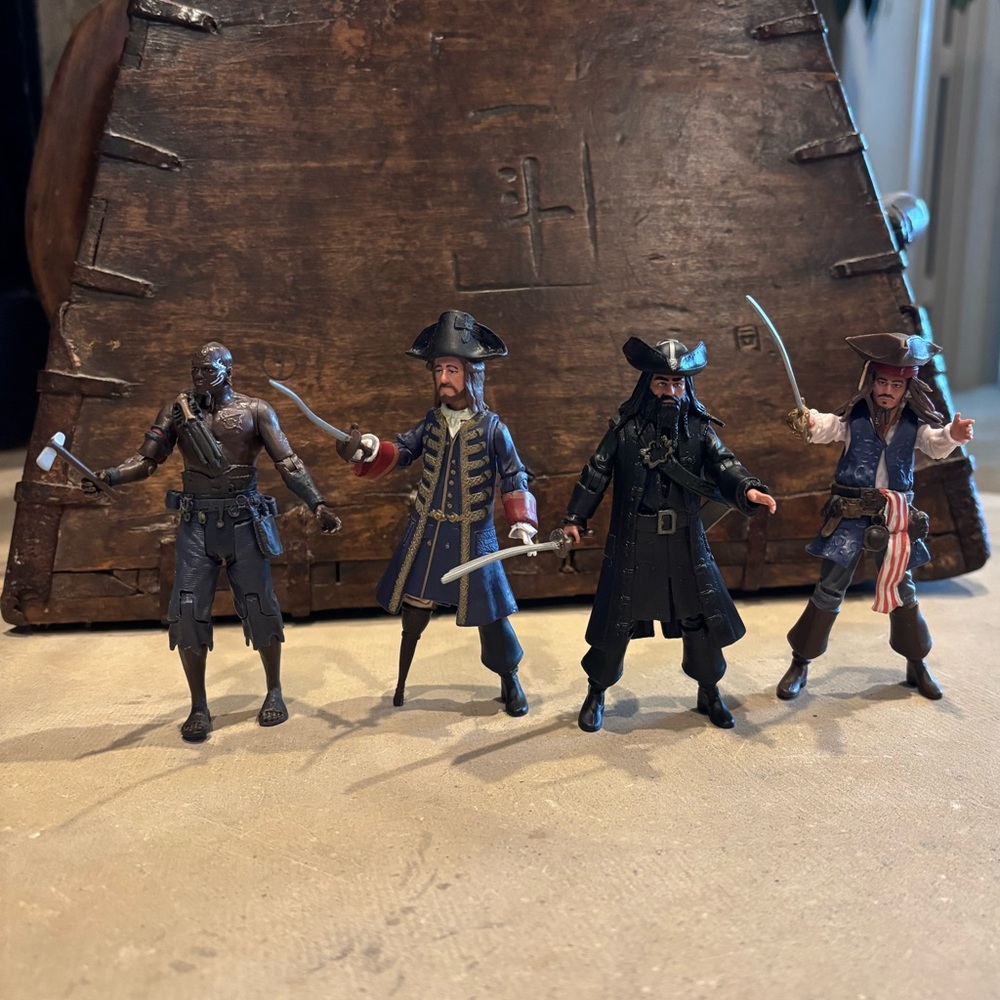 Pirates of the Caribbean: On Stranger Tides Pirate Bundle